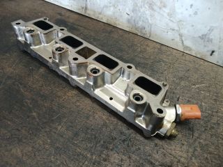 bontott VW GOLF VI Nagynyomású Üzemanyag Gyűjtőcső