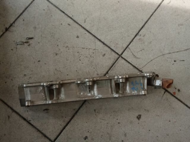 bontott VW GOLF VI Nagynyomású Üzemanyag Gyűjtőcső