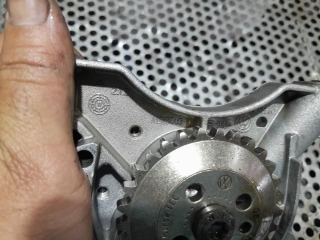 bontott VW GOLF VI Olajszivattyú