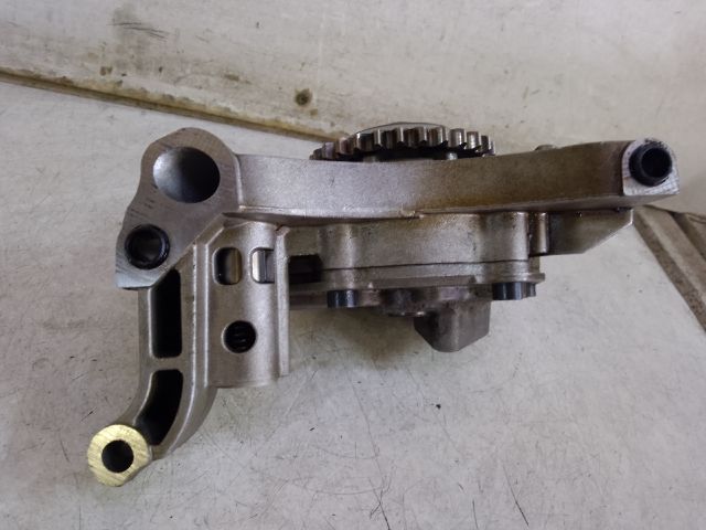 bontott VW GOLF VI Olajszivattyú