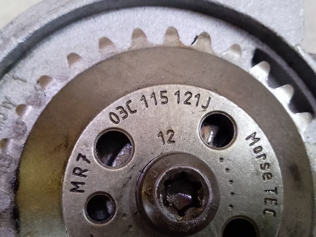 bontott VW GOLF VI Olajszivattyú