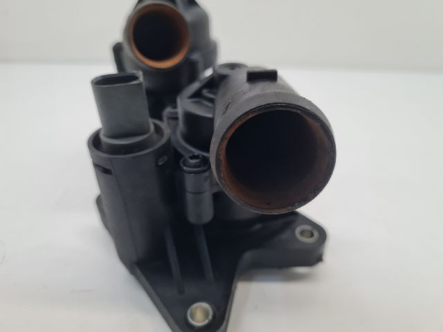 bontott VW GOLF VI Termosztátház