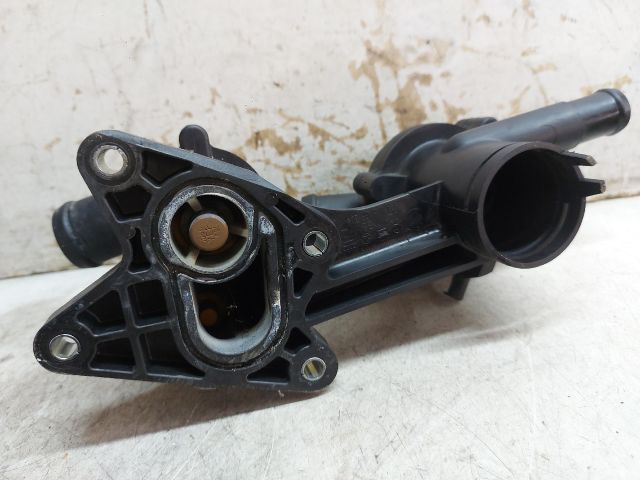 bontott VW GOLF VI Termosztátház