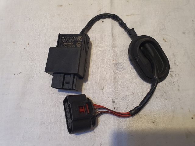 bontott VW GOLF VI Üzemanyag Szivattyú Relé