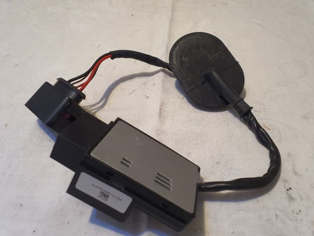 bontott VW GOLF VI Üzemanyag Szivattyú Relé