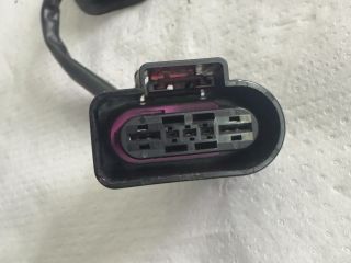 bontott VW GOLF VI Üzemanyag Szivattyú Relé