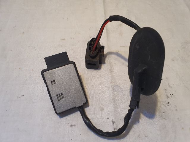 bontott VW GOLF VI Üzemanyag Szivattyú Relé