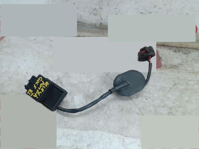 bontott VW GOLF VI Üzemanyag Szivattyú Relé