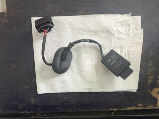 bontott VW GOLF VI Üzemanyag Szivattyú Relé