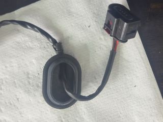 bontott VW GOLF VI Üzemanyag Szivattyú Relé