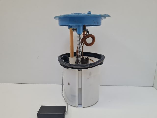 bontott VW GOLF VI Üzemanyag Szivattyú