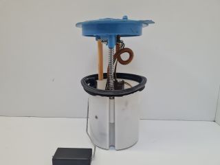 bontott VW GOLF VI Üzemanyag Szivattyú