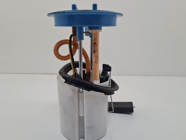 bontott VW GOLF VI Üzemanyag Szivattyú