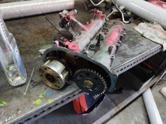 bontott VW GOLF VI Vezérműtengely Házzal