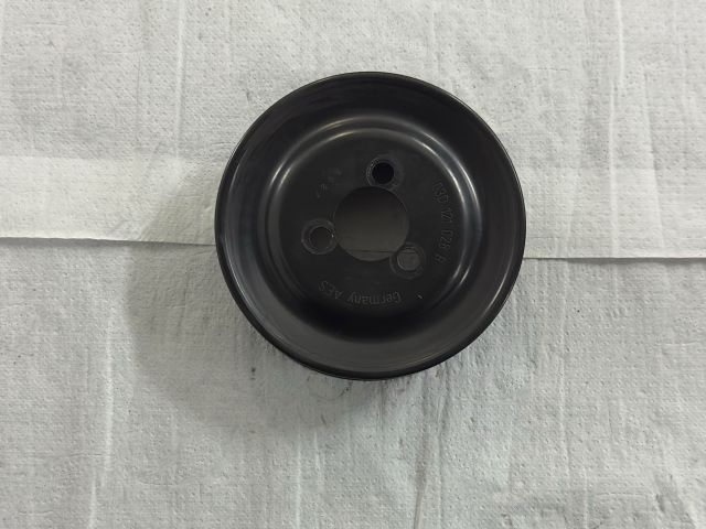 bontott VW GOLF VI Vízpumpa Szíjtárcsa