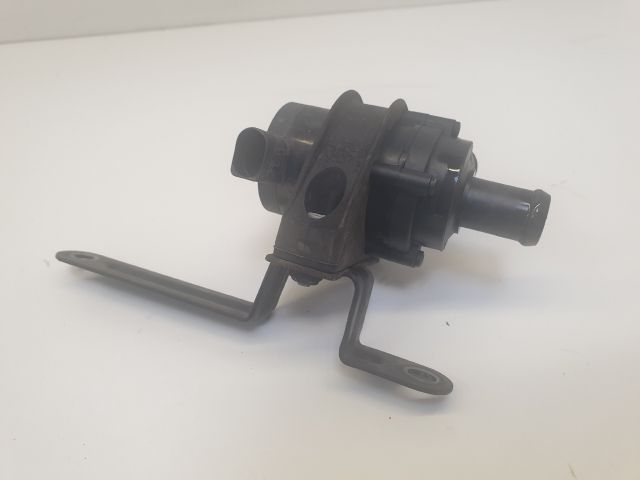 bontott VW GOLF VI Vízpumpa