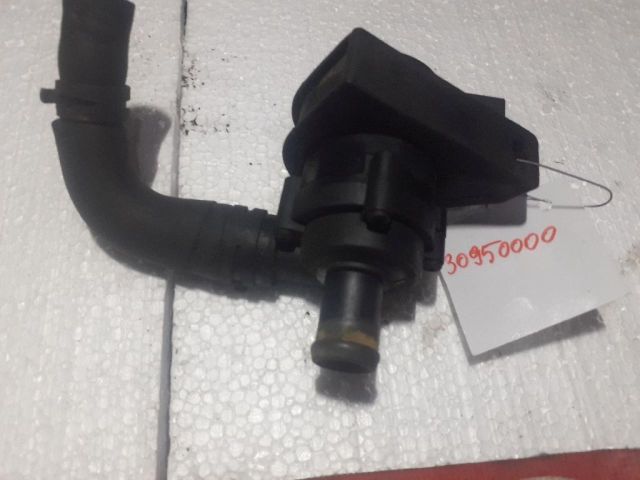 bontott VW GOLF VI Vízpumpa