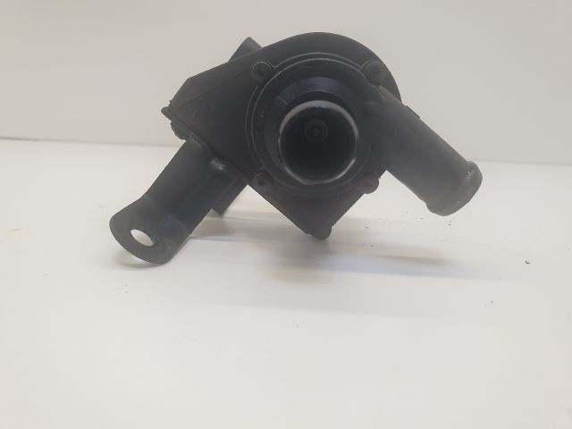 bontott VW GOLF VI Vízpumpa