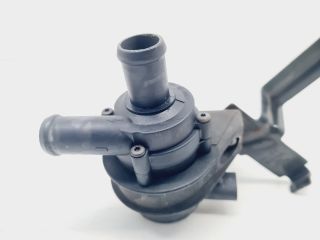 bontott VW GOLF VI Vízpumpa