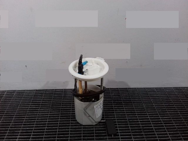 bontott VW GOLF VI Üzemanyag Szivattyú