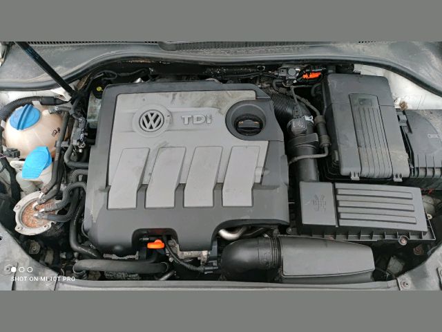 bontott VW GOLF VI Alsó Vezérlés Burkolat