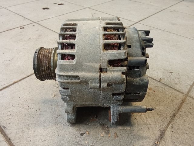 bontott VW GOLF VI Generátor