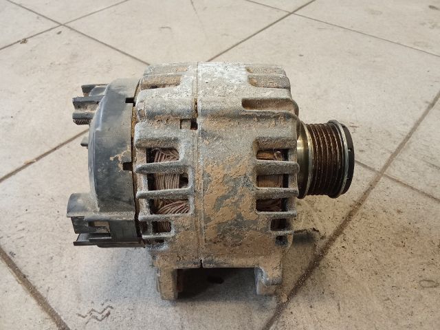 bontott VW GOLF VI Generátor