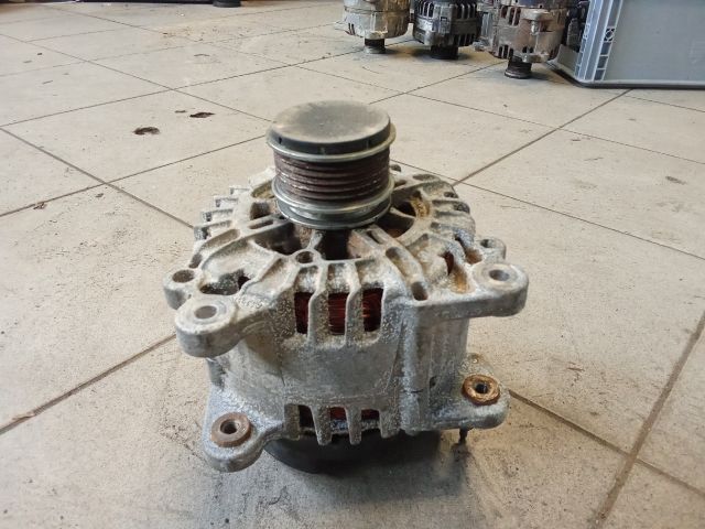 bontott VW GOLF VI Generátor