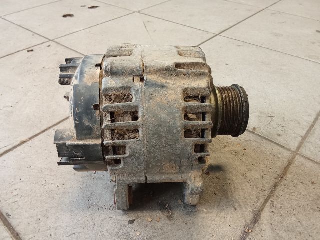 bontott VW GOLF VI Generátor