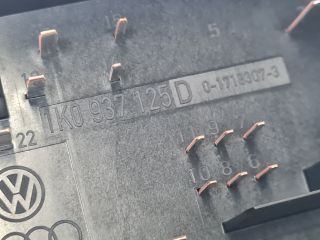 bontott VW GOLF VI Biztosítéktábla Motortér