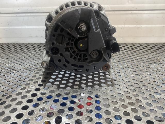 bontott VW GOLF VI Generátor