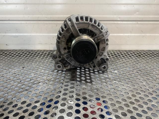 bontott VW GOLF VI Generátor