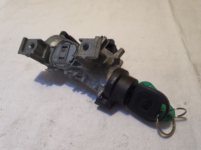 bontott VW GOLF VI Gyújtáskapcsoló Házzal