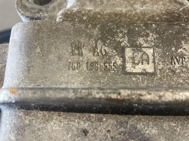 bontott VW GOLF VI Motor Tartó Bak (Fém)