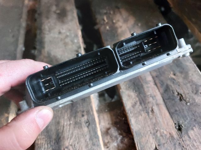 bontott VW GOLF VI Motorvezérlő