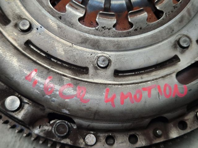 bontott VW GOLF VI Kuplung Szett Lendkerékkel