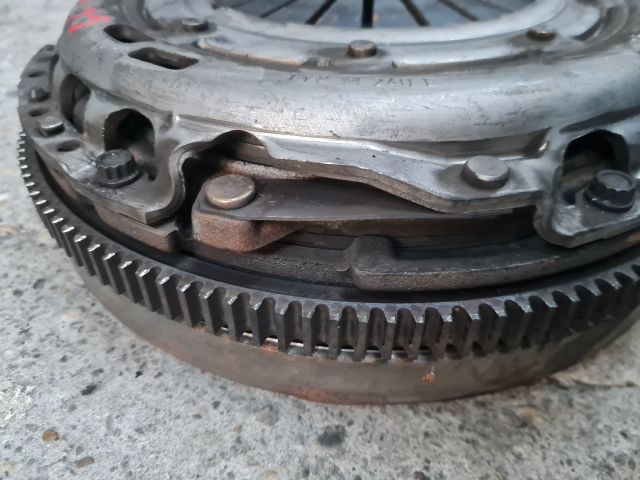 bontott VW GOLF VI Kuplung Szett Lendkerékkel