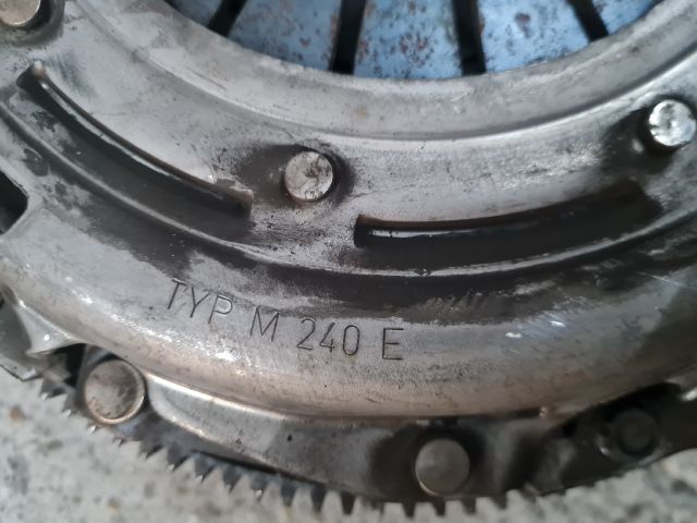 bontott VW GOLF VI Kuplung Szett Lendkerékkel