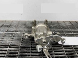 bontott VW GOLF VI Bal hátsó Féknyereg Munkahengerrel