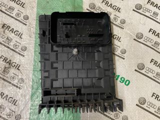 bontott VW GOLF VI Biztosítéktábla Motortér