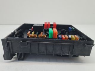 bontott VW GOLF VI Biztosítéktábla Motortér