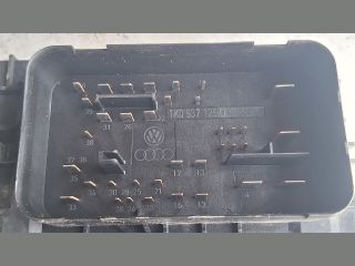 bontott VW GOLF VI Biztosítéktábla Motortér