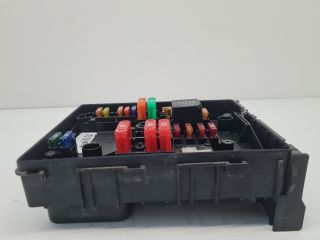 bontott VW GOLF VI Biztosítéktábla Motortér