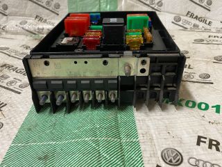 bontott VW GOLF VI Biztosítéktábla Motortér