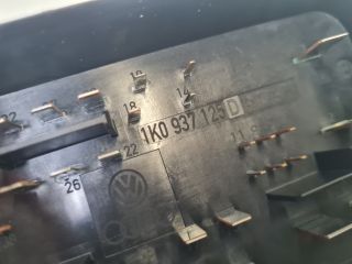 bontott VW GOLF VI Biztosítéktábla Motortér