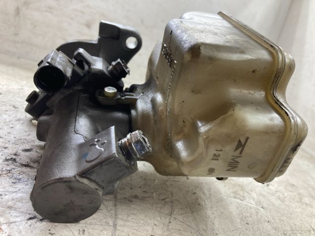 bontott VW GOLF VI Főfékhenger