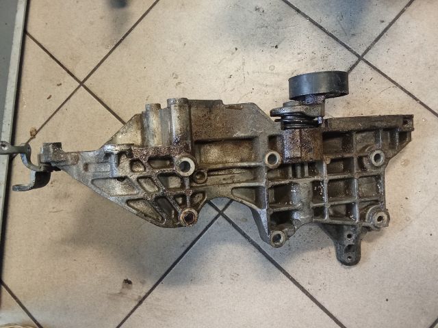 bontott VW GOLF VI Generátor Tartó Bak