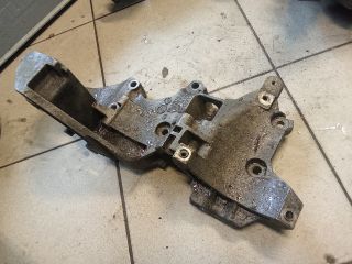 bontott VW GOLF VI Generátor Tartó Bak