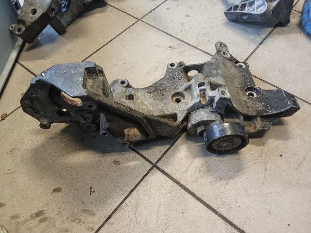 bontott VW GOLF VI Generátor Tartó Bak