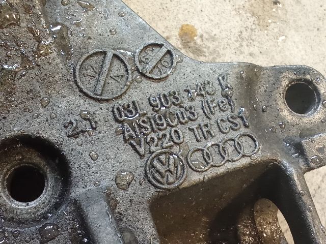 bontott VW GOLF VI Generátor Tartó Bak